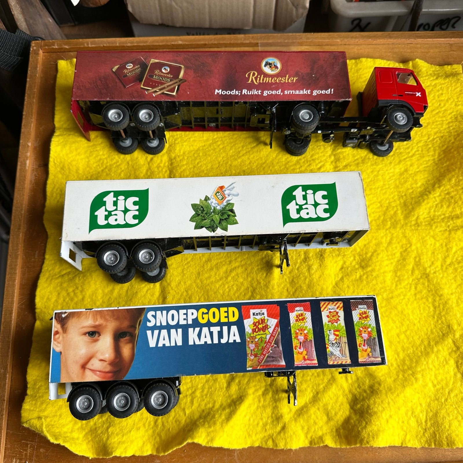 Drie Lion Car vrachtwagens met opleggers - Ritmeester, Tic T, Hobby en Vrije tijd, Ophalen of Verzenden, Gebruikt, Bus of Vrachtwagen
