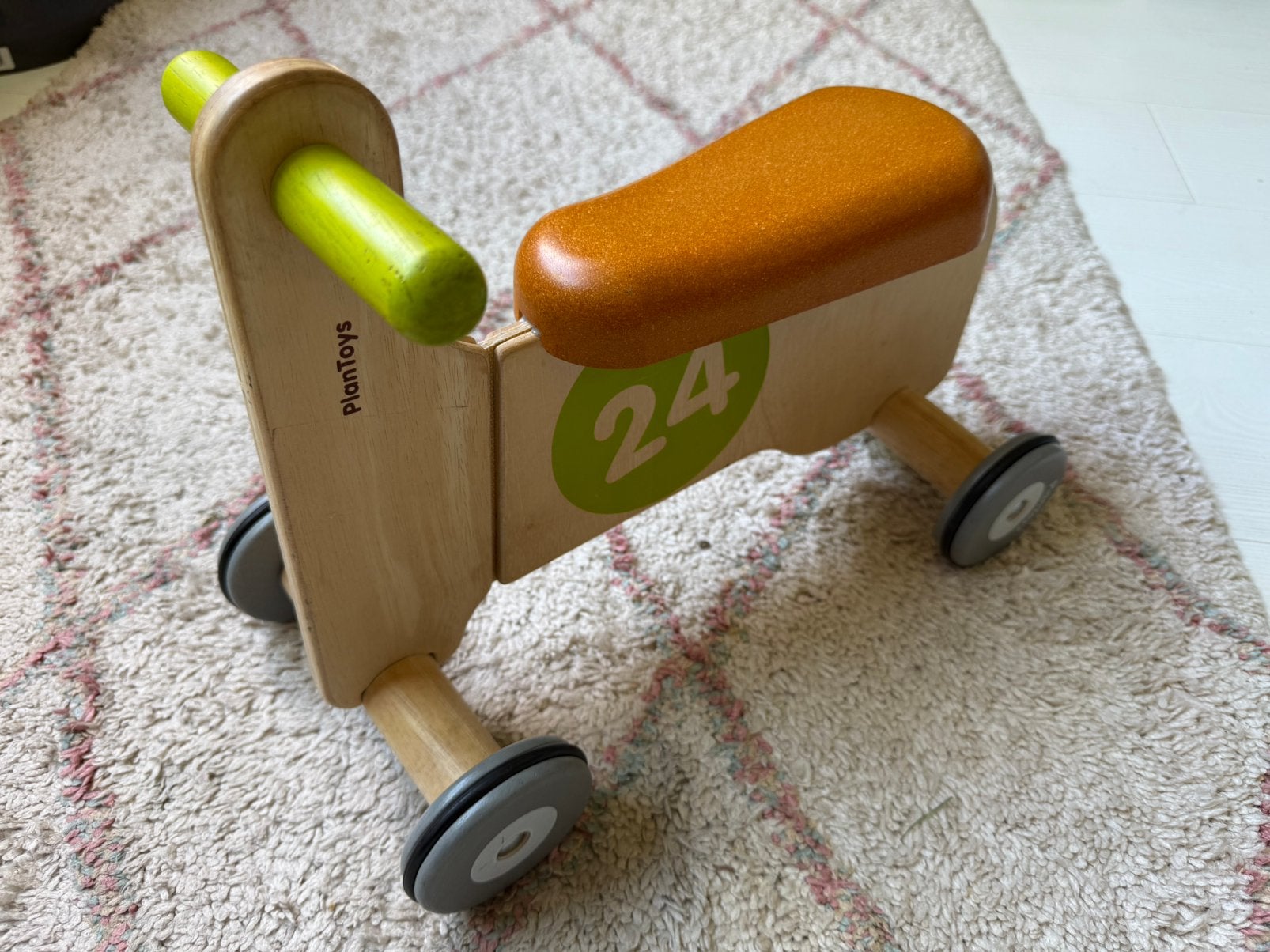 Plantoys loopfiets voor 1 jaar, Ophalen of Verzenden, Zo goed als nieuw, Loopfiets