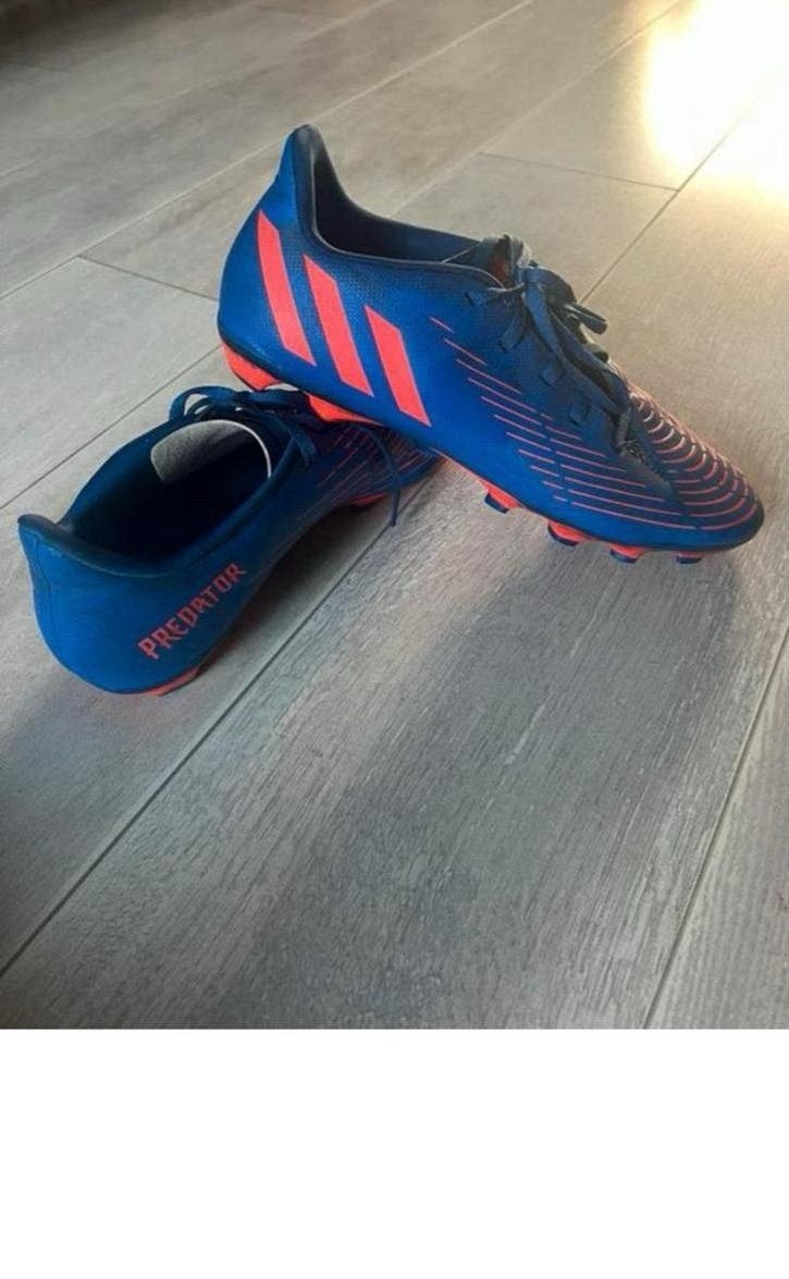 Super mooie Adidas Predator voetbalschoenen mt 42 2/3, Ophalen, Zo goed als nieuw, Schoenen