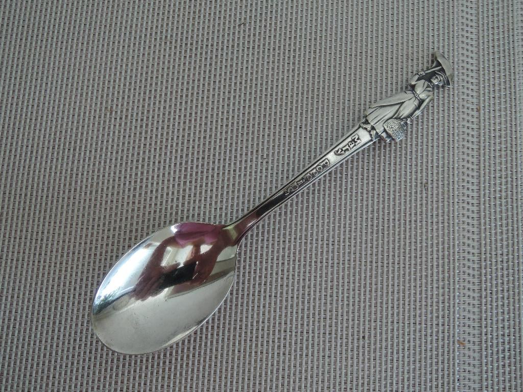 Mary Poppins lepel uit 1964, Verzamelen, Disney, Ophalen of Verzenden, Overige figuren, Zo goed als nieuw, Overige typen