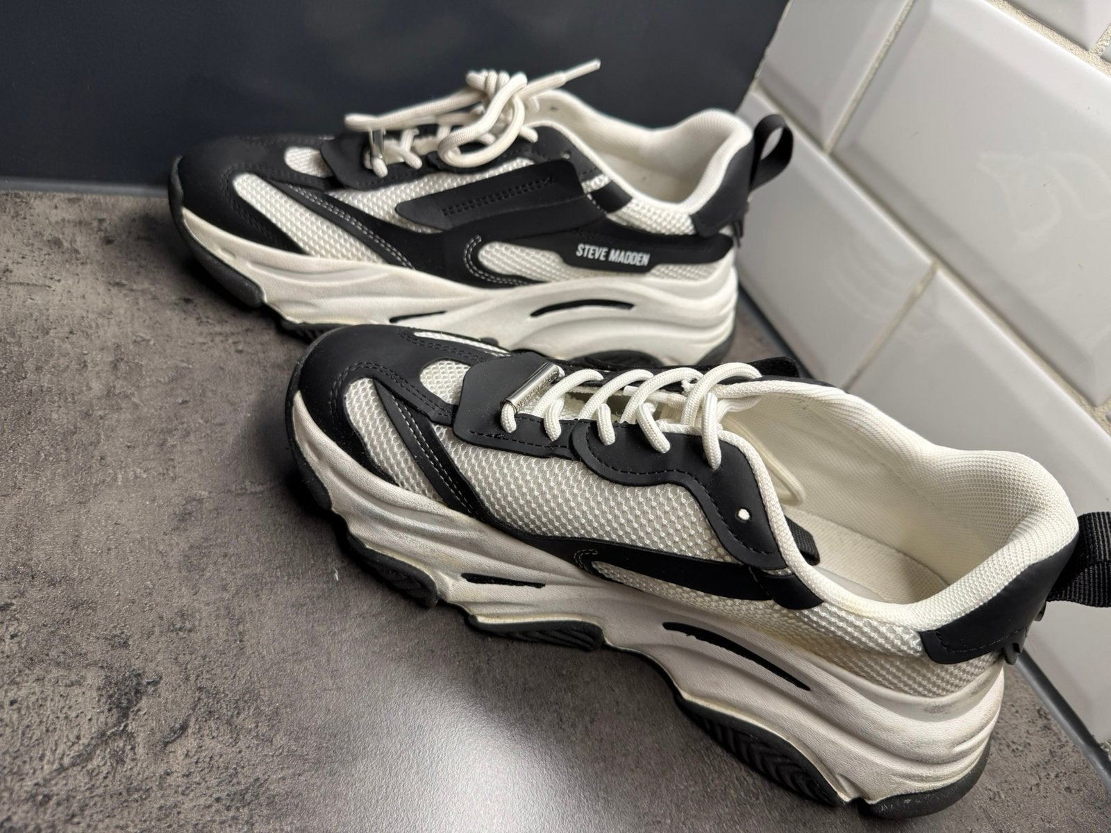 Steve madden schoenen maat 40, Ophalen of Verzenden, Zo goed als nieuw, Zwart, Sneakers of Gympen
