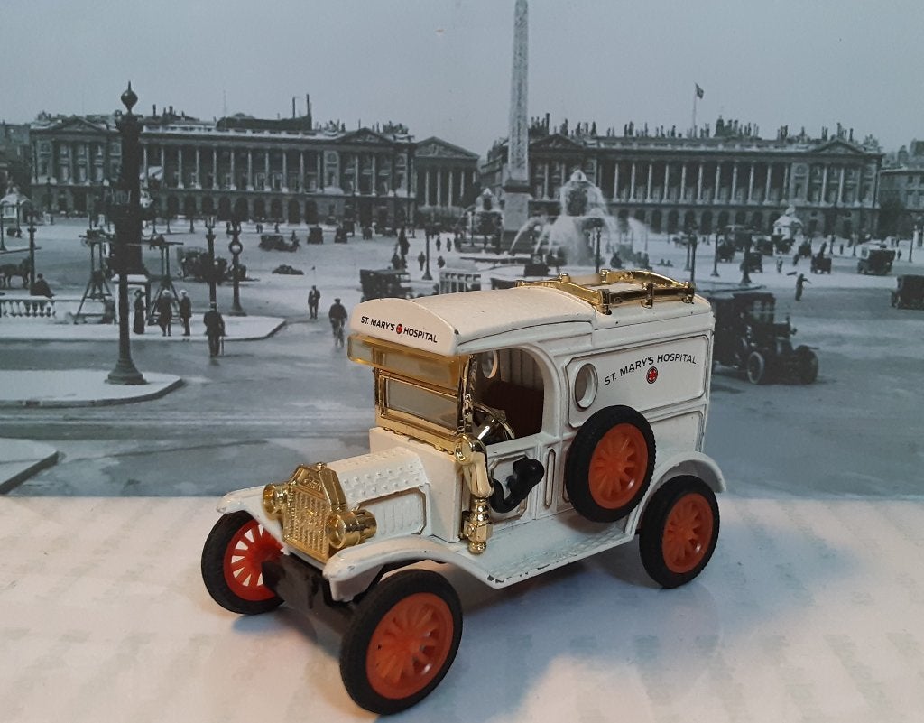 1:43 Ford Model T Ambulance St. Mary's Hospital 1913; Ertl, Ophalen of Verzenden, Gebruikt, Auto, Overige merken