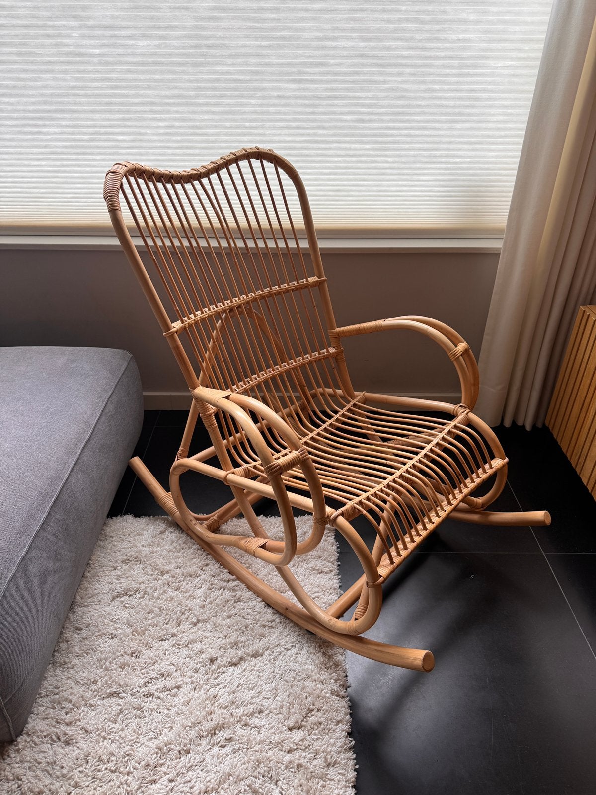 Rotan schommelstoel, Huis en Inrichting, Stoelen, Ophalen, Gebruikt, Bruin, Riet of Rotan