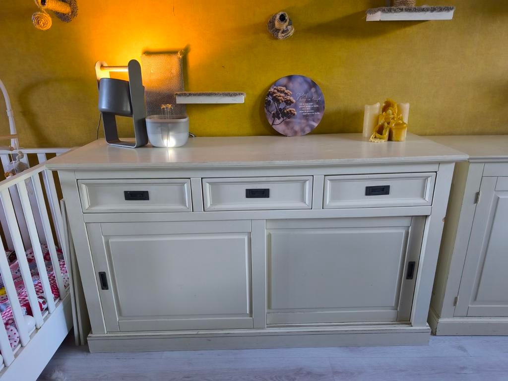 Landelijk Wit Dressoir met Schuifdeuren, Huis en Inrichting, Ophalen, Gebruikt, 150 tot 200 cm, Landelijk