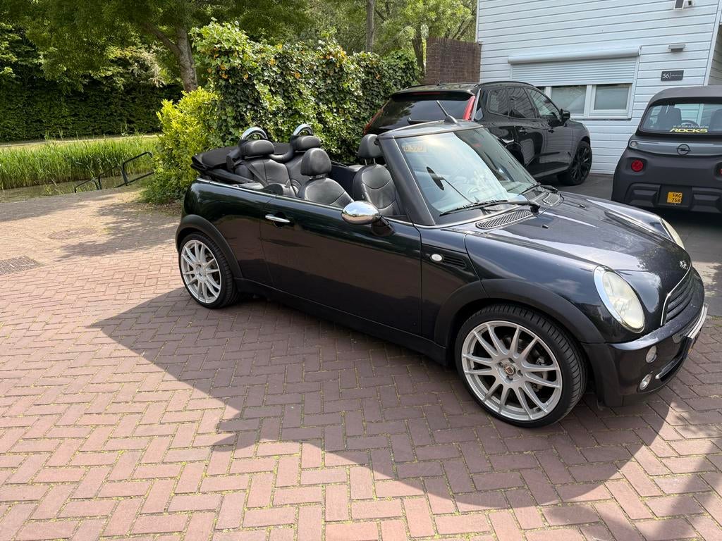 Mini 1.6 16V Cooper Cabrio 2007 Zwart, Auto's, Mini, Voorwielaandrijving, 4 cilinders, Cabriolet, 4 stoelen
