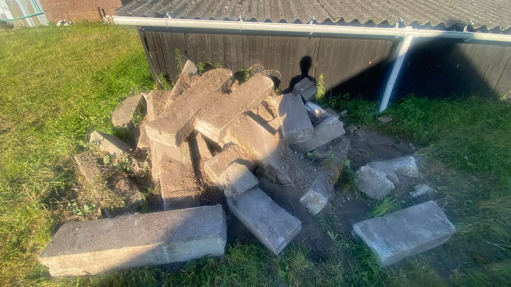 Gratis trottoirbanden 20x15 cm - Ophalen, Ophalen, Gebruikt, Overige typen, Minder dan 5 m²