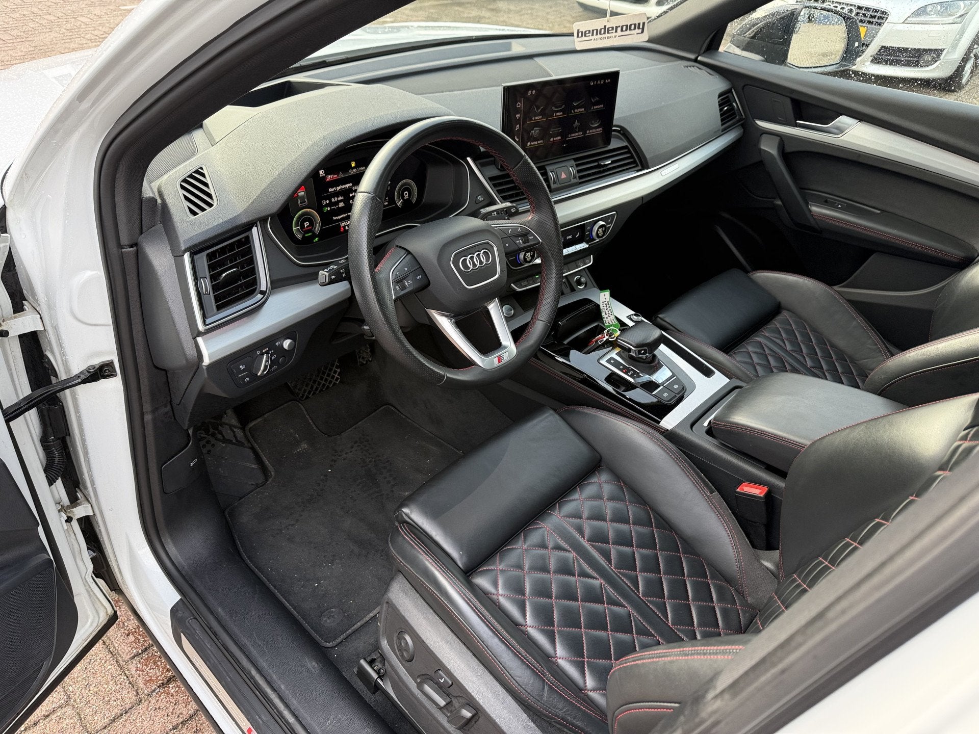 Audi Q5 Sportback 55 TFSI e 367pk S edition Competition, Auto's, Automaat, Dealer onderhouden, Gebruikt, 4 cilinders