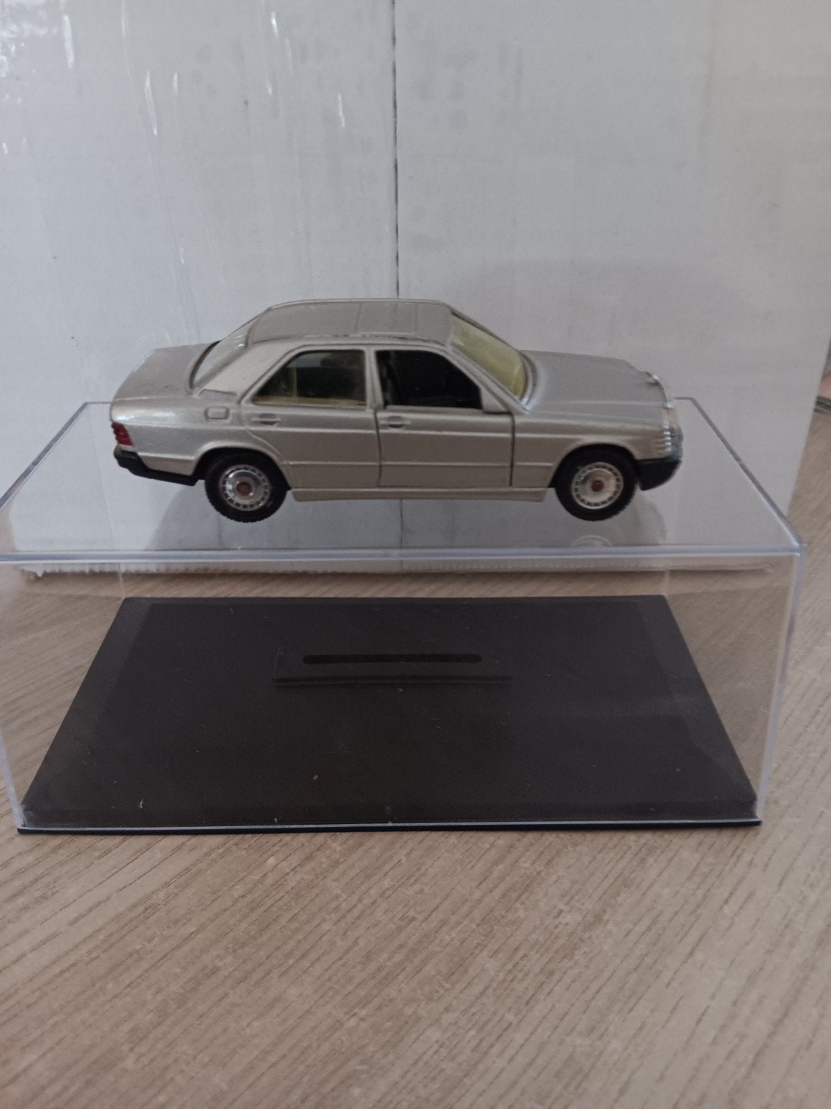 Mercedes-Benz 190E W201 modelauto - Zilver, Hobby en Vrije tijd, Modelauto's | 1:43, Ophalen of Verzenden