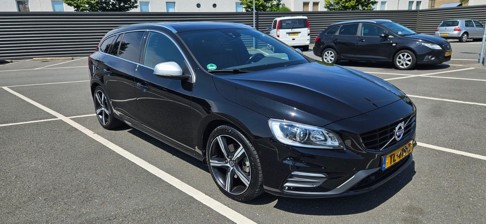 Te koop Volvo V60 T4 R-Design Bus. Sport Automaat, Auto's, Particulier, Te koop