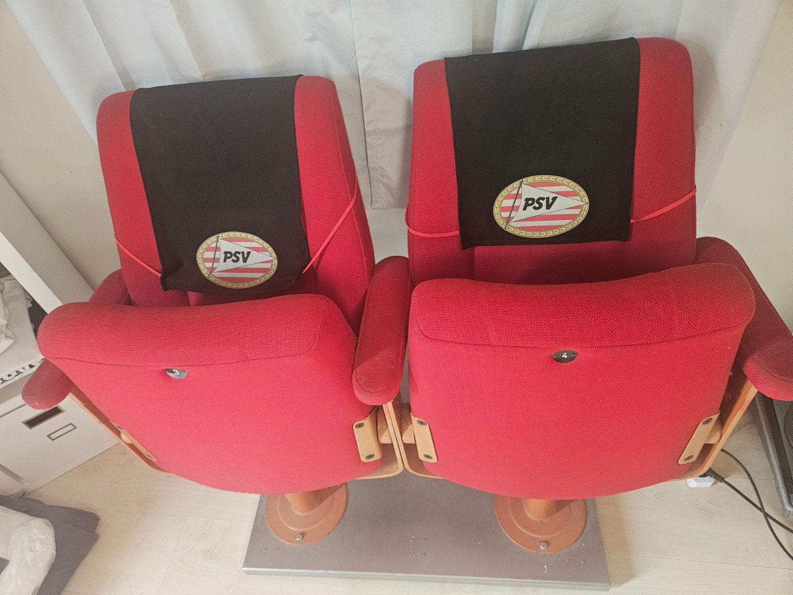 Unieke set van 2 PSV business seats op wieltjes, Ophalen, Gebruikt, Twee, Sportief, Stadion, Gaming