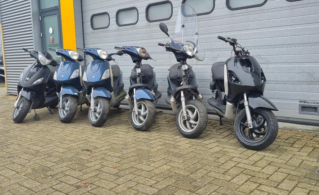 Piaggio | Fly's | 25 km/45 km | Snor/brom | 2T/4T, Fietsen en Brommers, Scooters | Piaggio, Ophalen, Gebruikt, X, Fly