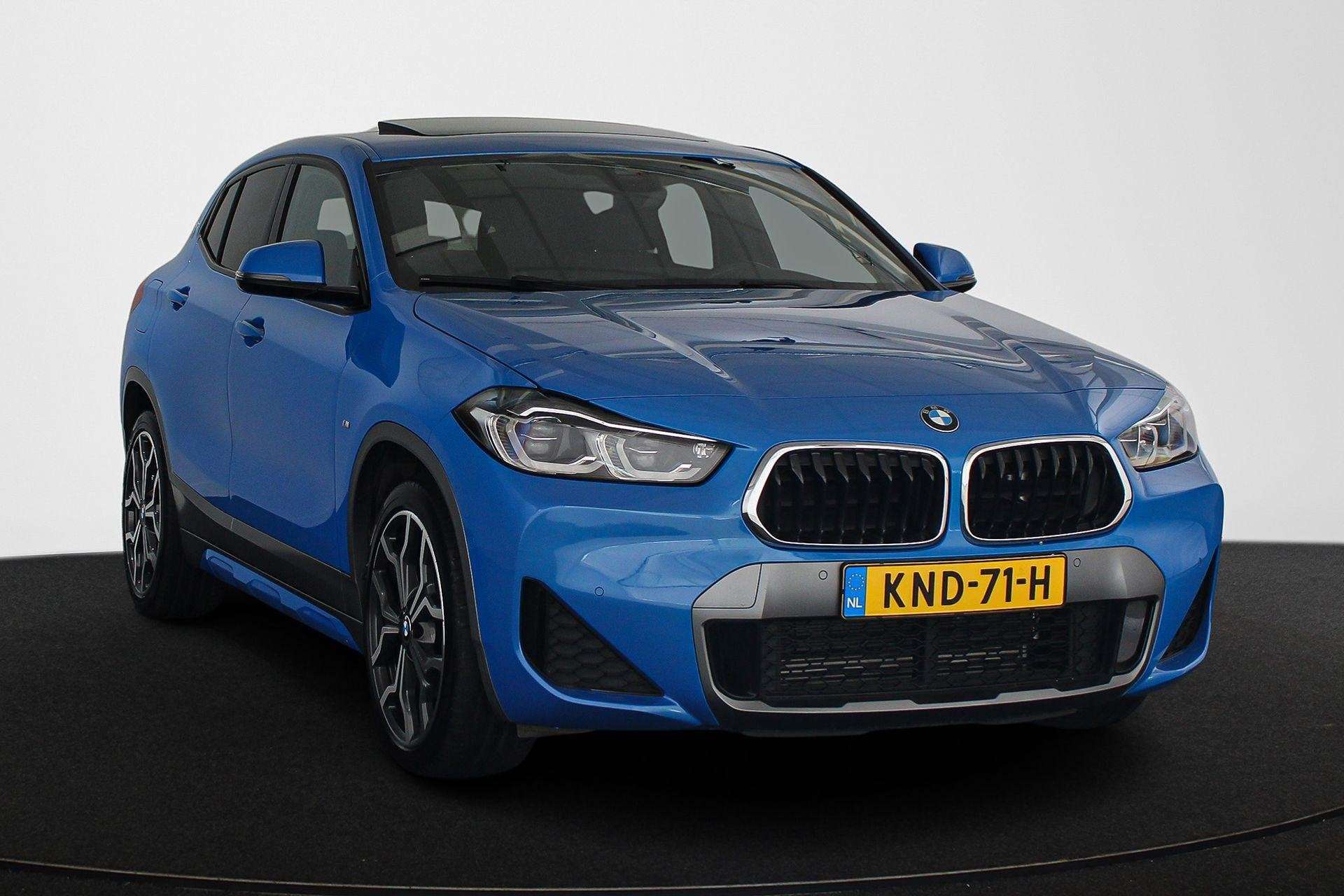 BMW X2 xDrive25e M Sport Panoramadak Harman Kardon Memory He, Auto's, BMW, Automaat, X2, Gebruikt, Blauw