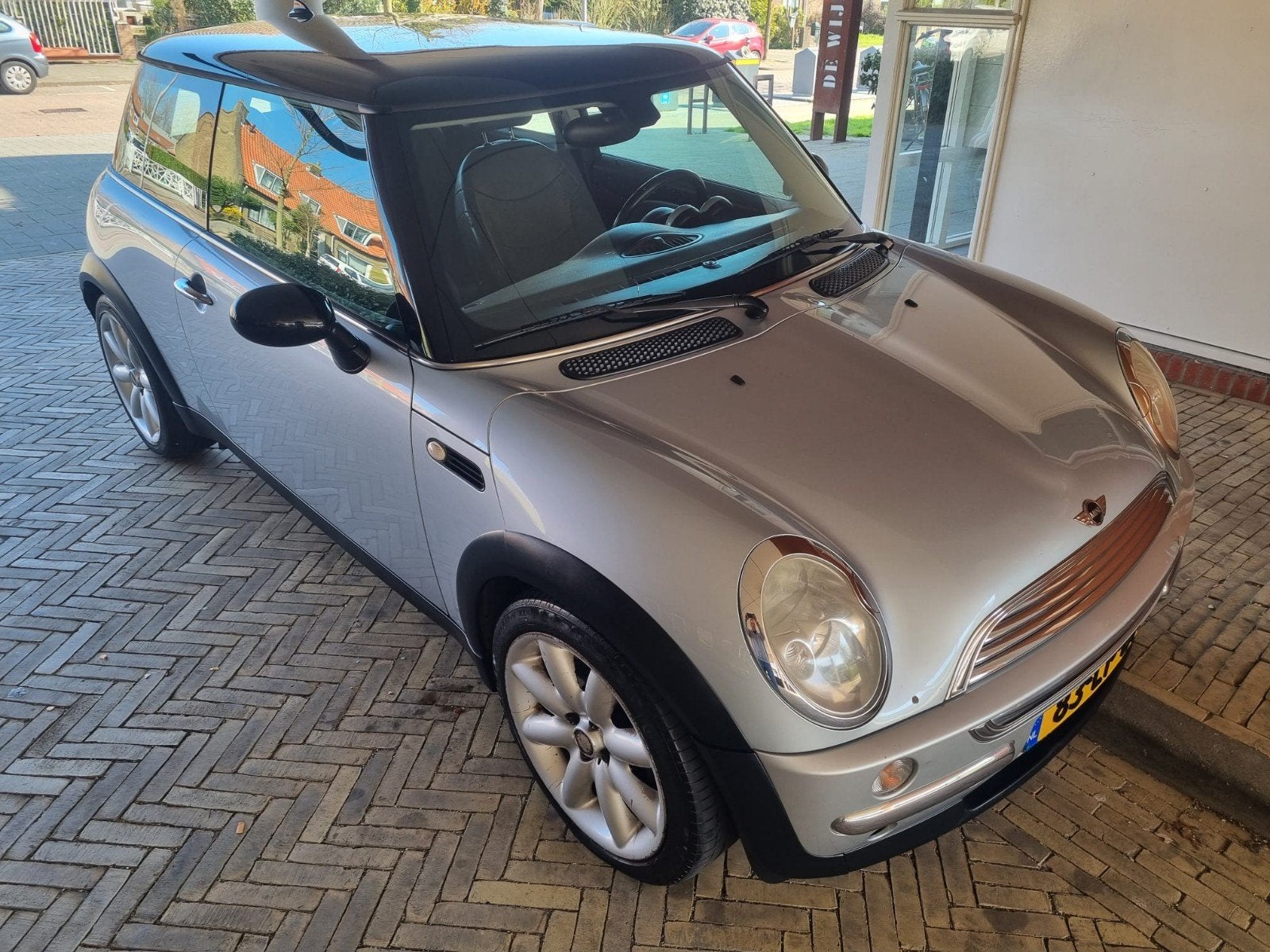Mini Cooper Chili 1.6 automaat nieuwe apk grijs, 4 cilinders, 4 stoelen, Origineel Nederlands, 115 pk