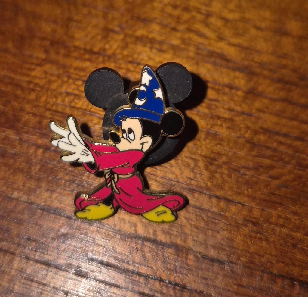 Disney Mickey Mouse Fantasia Tovenaarsleerling Pin, Ophalen of Verzenden, Mickey Mouse, Gebruikt, Overige typen