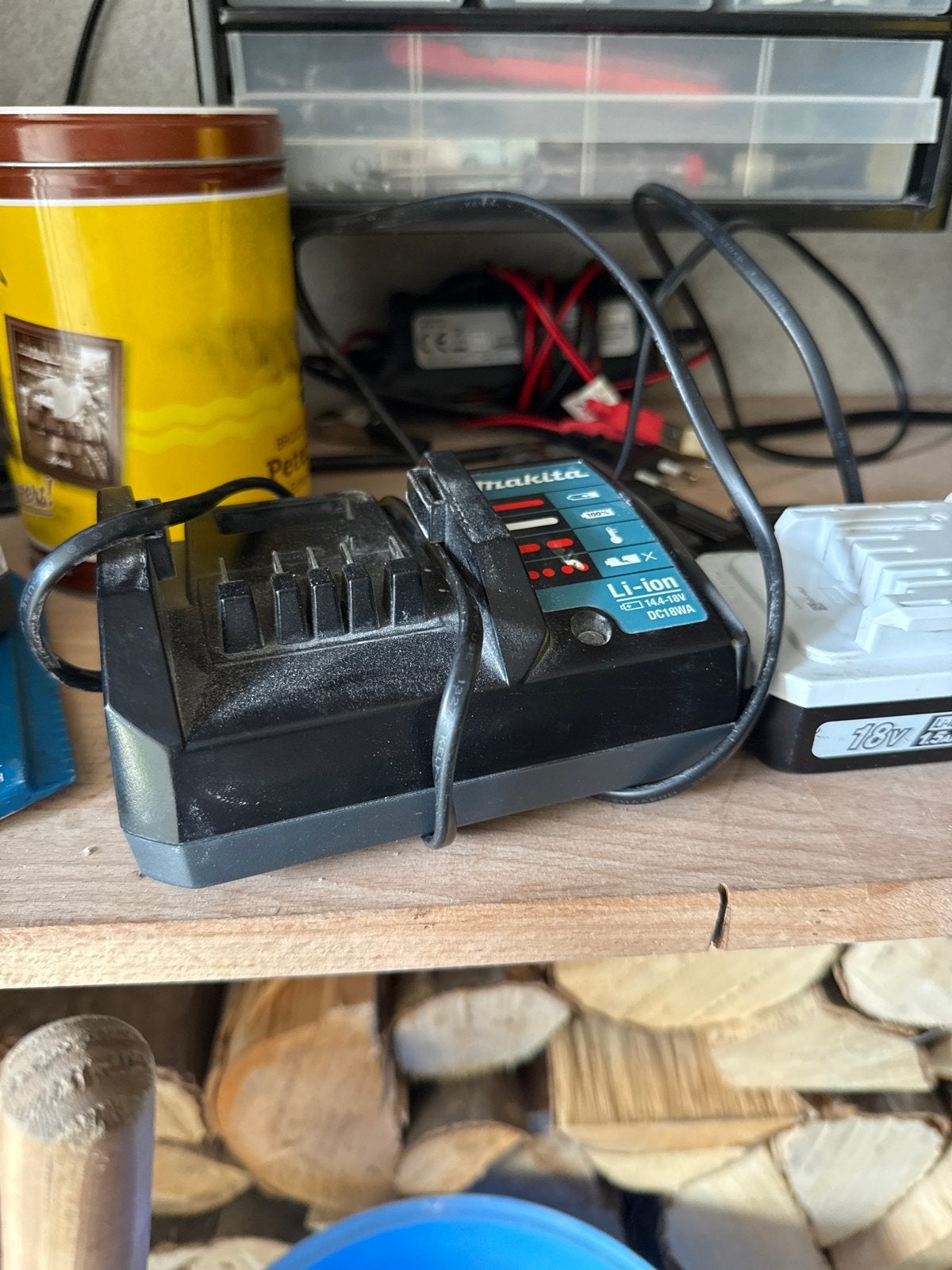 Makita Accu's 18V 1.5Ah met Oplader, Doe-het-zelf en Verbouw, Ophalen of Verzenden, Gebruikt