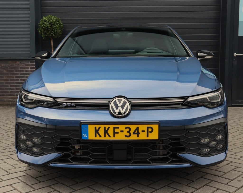 Volkswagen Golf 1.5 eHybrid GTE | Pano | Black Pack | leer |, 4 cilinders, 26 kWh, 1700 kg, Geïmporteerd