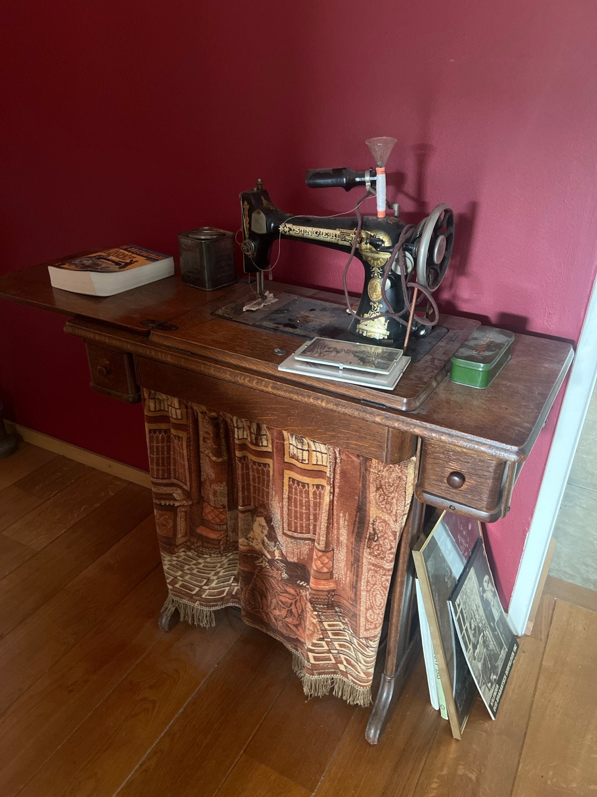 Antieke Singer Naaimachine met Houten Tafel, Ophalen of Verzenden