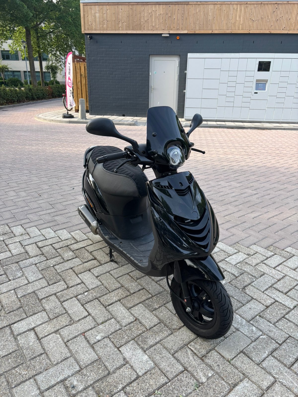 Zeer nette piaggio zip 4t 3v iget 2022, Fietsen en Brommers, Scooters | Piaggio, Ophalen, Maximaal 45 km/u, Zip, Zo goed als nieuw