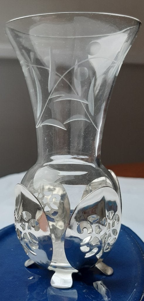 Mooi vaasje met gegraveerd glas in zilverkleurige houder, Huis en Inrichting, Woonaccessoires | Vazen, Overige kleuren, Ophalen of Verzenden