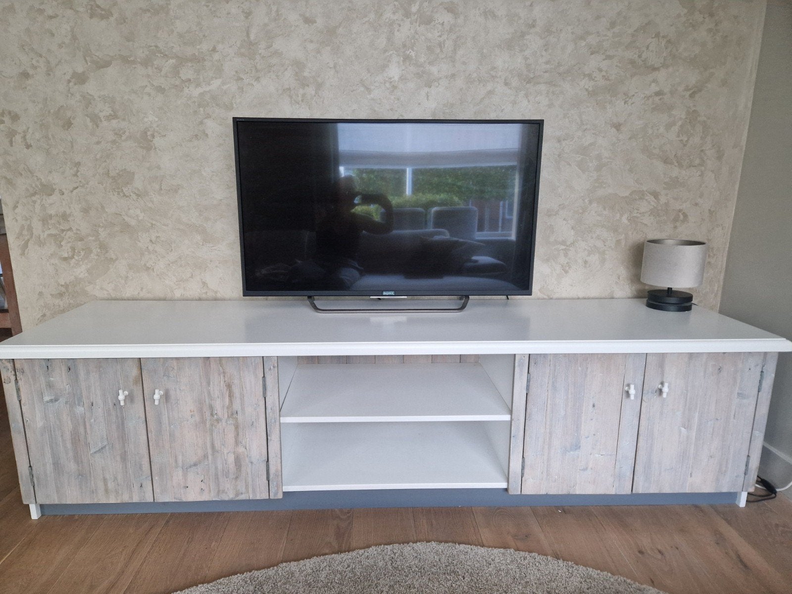 Prachtig handgemaakt houten TV-meubel, Ophalen, Landelijke, robuuste stijl, Zo goed als nieuw, 200 cm of meer