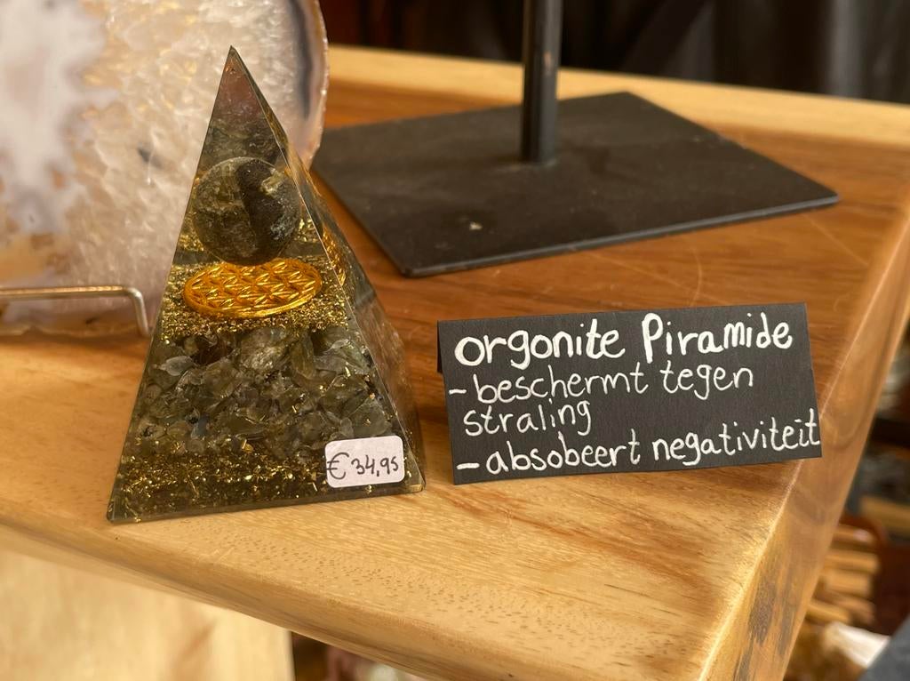 Orgonite piramide, Sieraden, Tassen en Uiterlijk, Edelstenen, Zo goed als nieuw, Ophalen of Verzenden