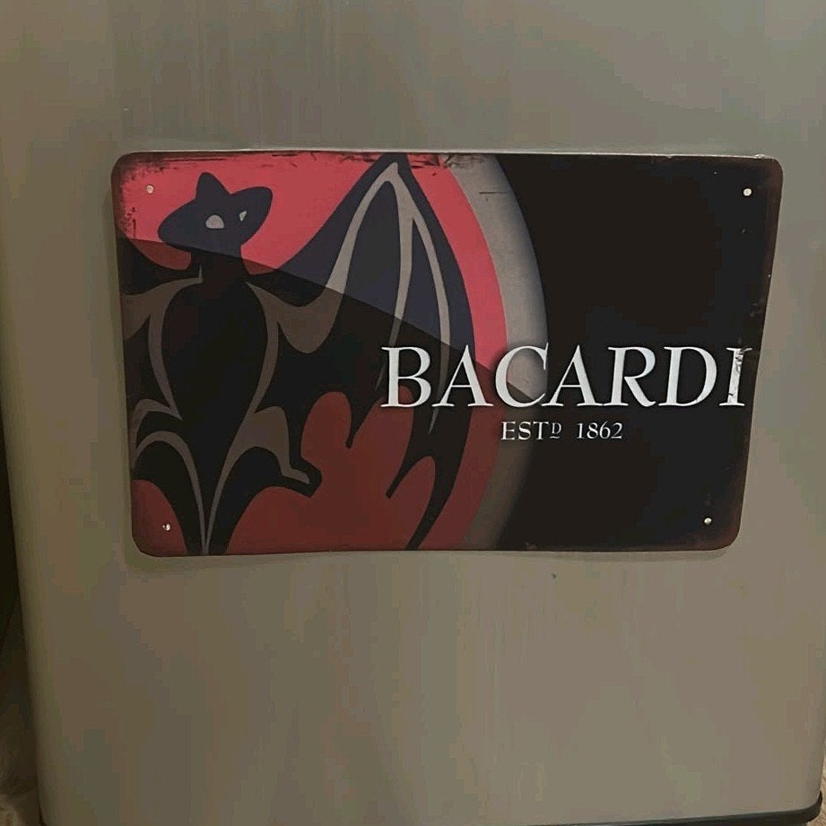 Bacardi bord ijzer metal, Ophalen of Verzenden, Minder dan 75 liter, Zonder vriesvak, Gebruikt