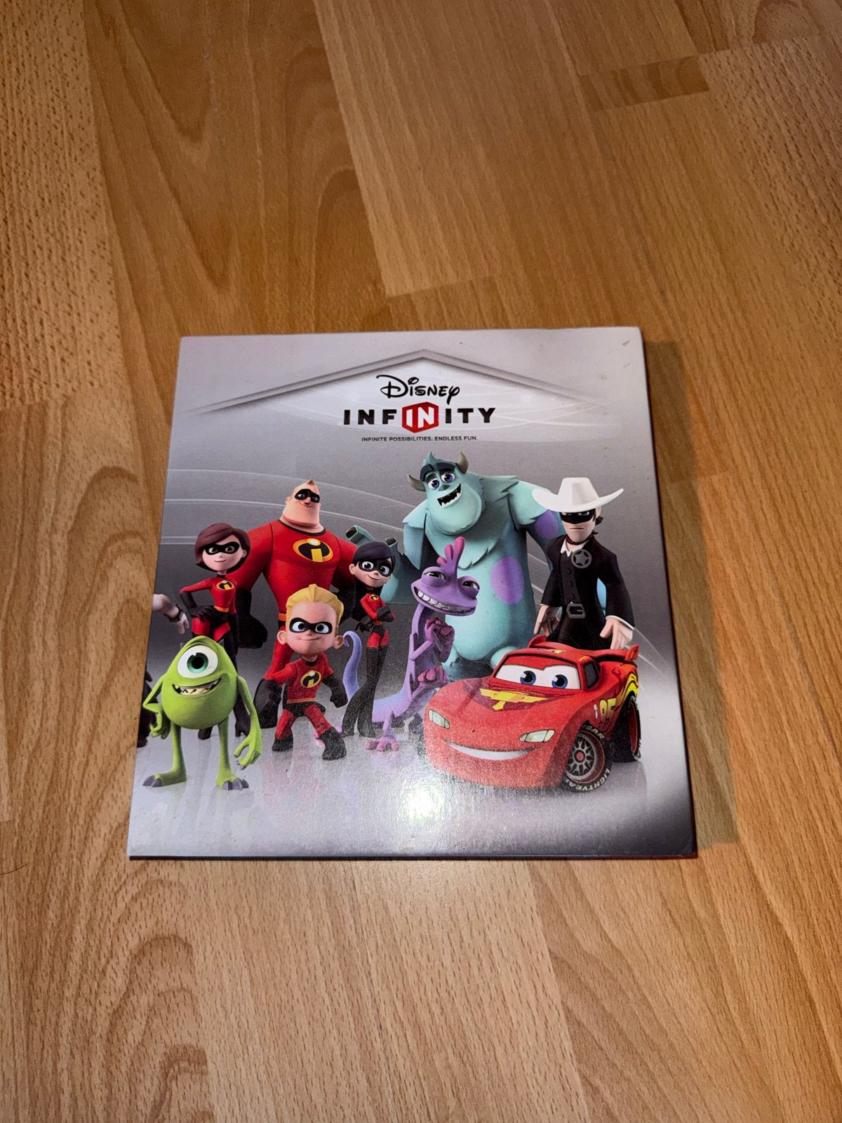 Disney Infinity Power Disc Album met 13 Power Discs, Spelcomputers en Games, Games | Overige, Avontuur en Actie, Gebruikt, 1 speler