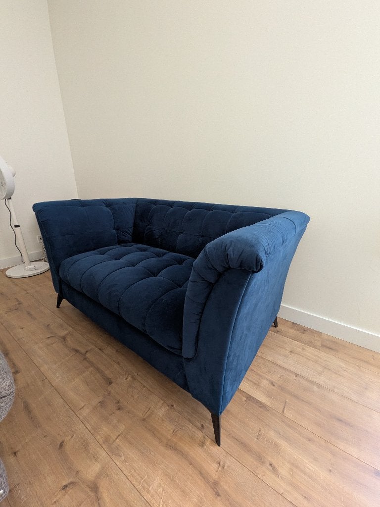 Blue Velvet 2-Seater Sofa – Excellent Condition, Ophalen, Overige materialen, Velvet, Tweepersoons