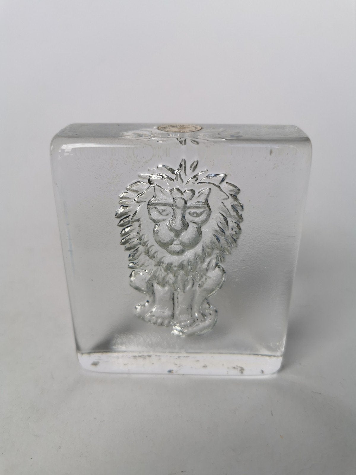 Royal Leerdam glas sculptuur met leeuw, gemerkt met etiket., Verzenden