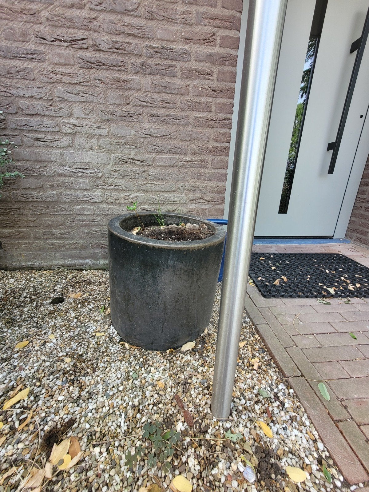 Gratis: 2 geglazuurde potten, Tuin en Terras, Ophalen, Rond, Aardewerk, Minder dan 40 cm