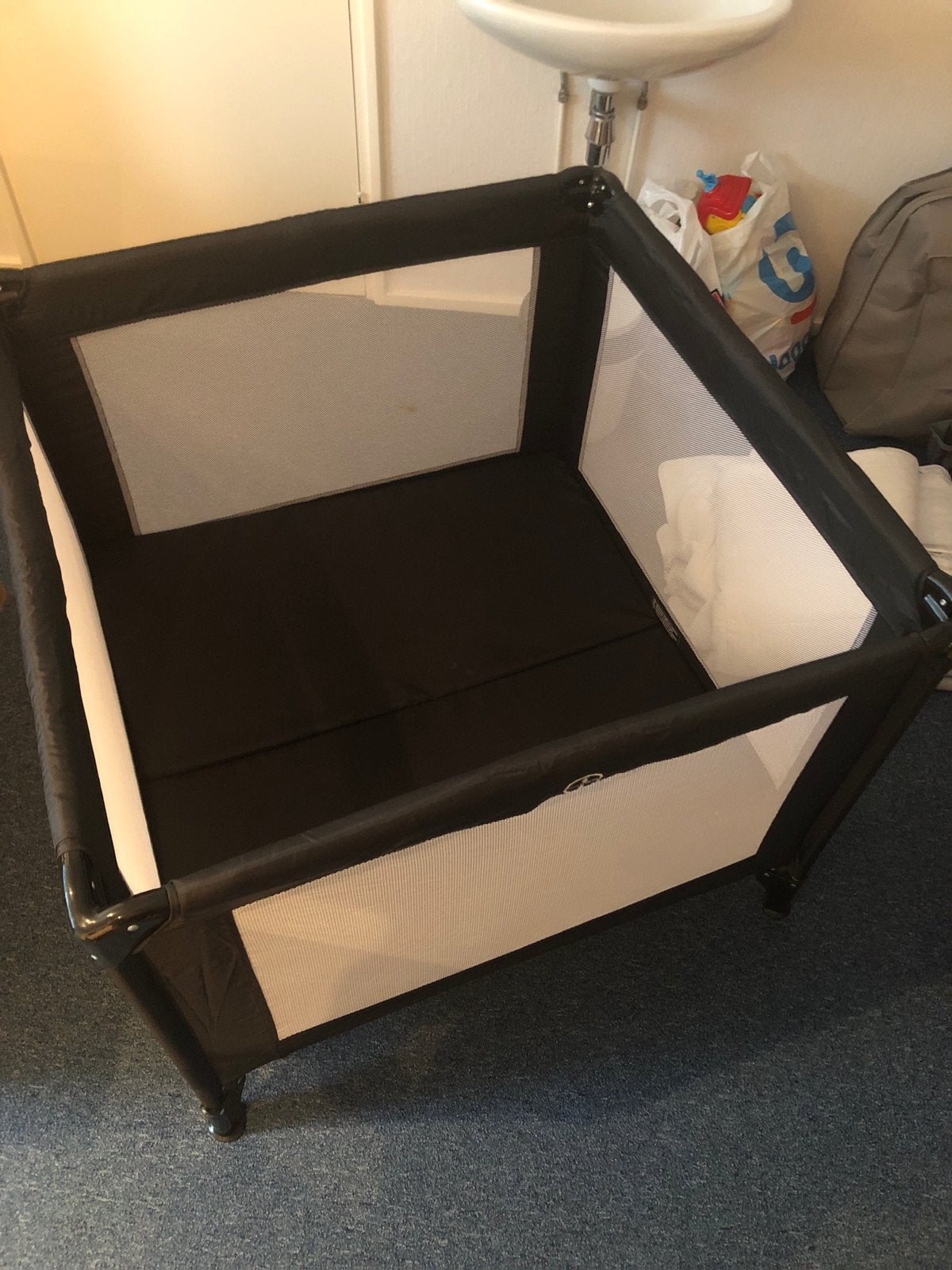 Opvouwbare box 90 x 90 cm met boxmatras, Ophalen, Zo goed als nieuw