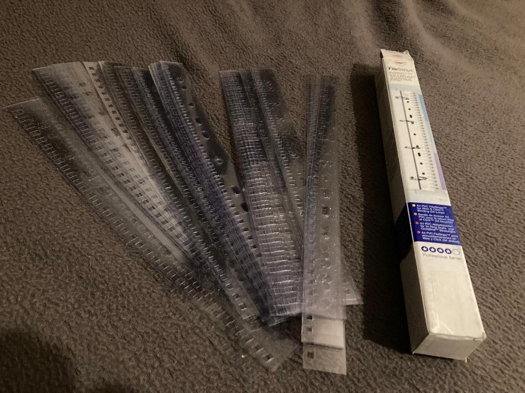 🕳️ A4 PCV FileStrips, Ophalen of Verzenden, Zo goed als nieuw