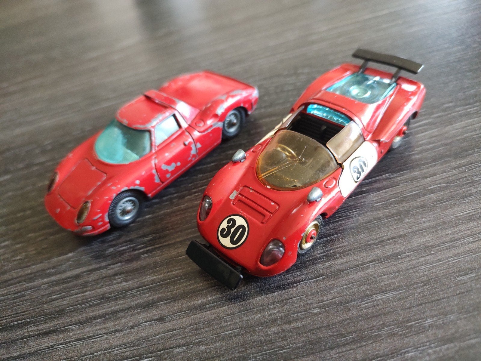 Corgi Toys Ferrari 206 Dino Sport & Ferrari 250 Le Mans, Ophalen of Verzenden, Gebruikt, Auto, Corgi