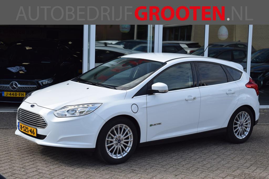 Ford Focus Titanium Electric (bj 2013, automaat), Auto's, Stof, Gebruikt, Zwart, Wit