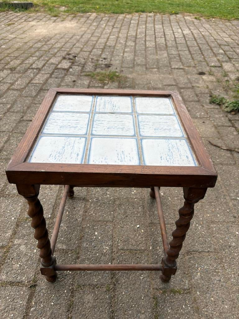 Vintage bijzettafel met tegels - Hout en keramiek, Huis en Inrichting, Tafels | Bijzettafels, Gebruikt, Vierkant, 45 tot 60 cm
