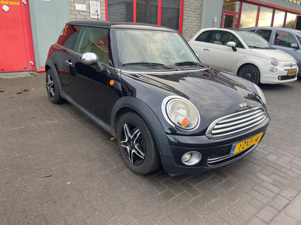 Mini Mini 1.4 One, 15 km/l, Gebruikt, 4 stoelen, Leder
