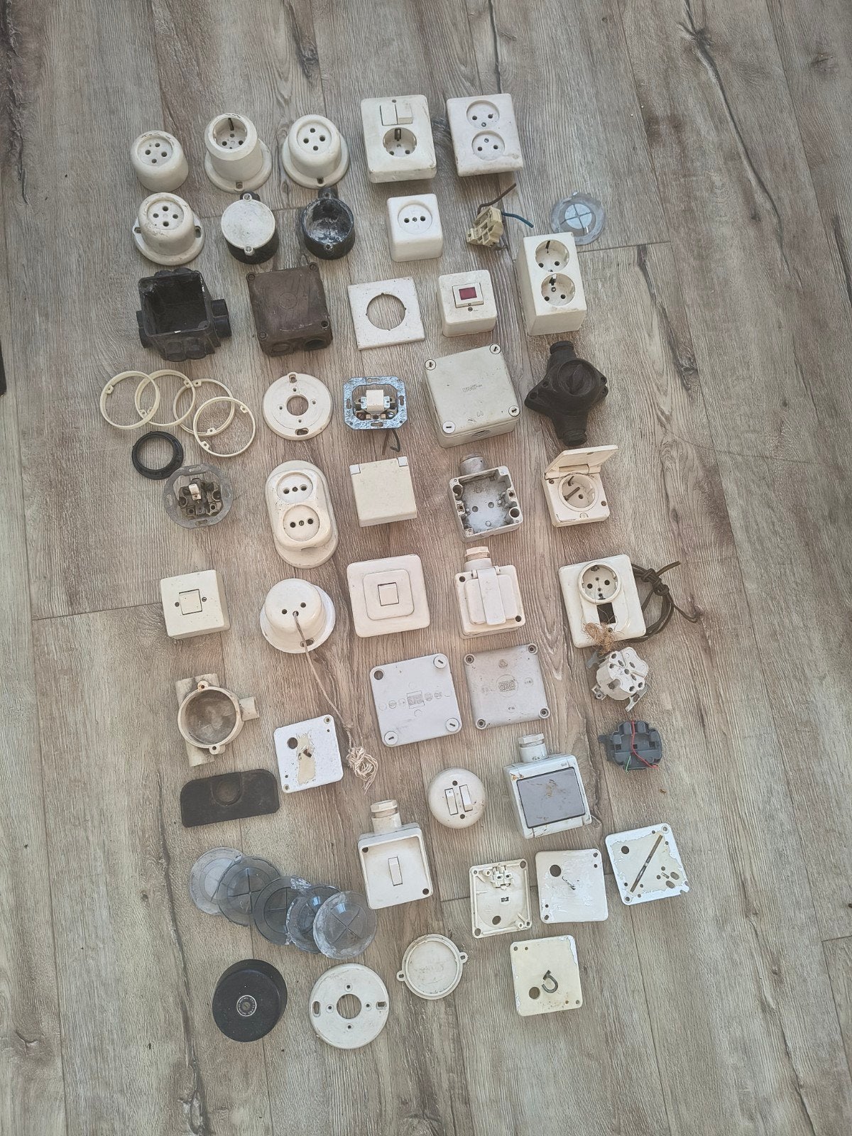 Partij vintage schakelmateriaal, bakelieten schakelaars., Ophalen of Verzenden