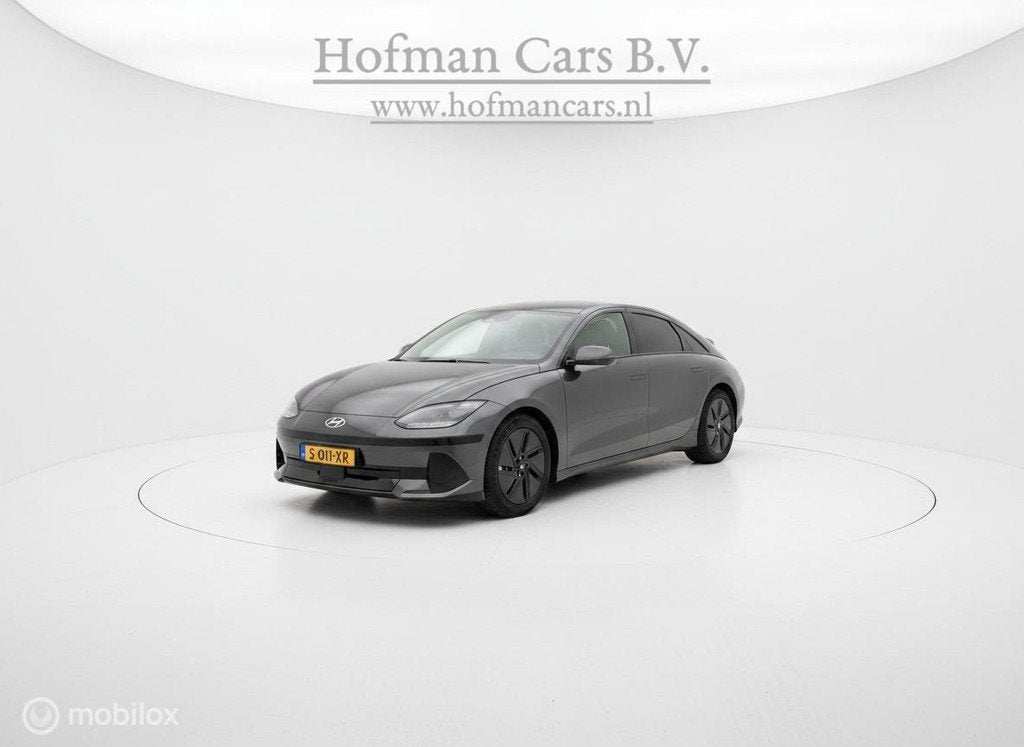 Hyundai IONIQ 6 Lounge 77.4 kWh | NAP | Nederlandse Auto | 1, Auto's, Hyundai, Automaat, Achterwielaandrijving, Gebruikt, Zwart