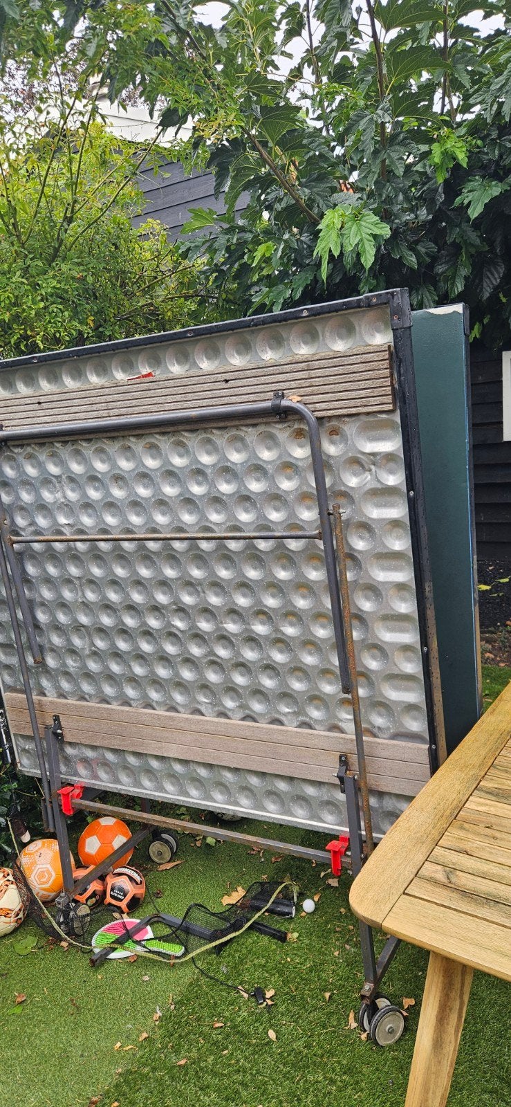 tafeltennistafel gratis, Sport en Fitness, Ophalen, Gebruikt, Tafel Outdoor, Inklapbaar
