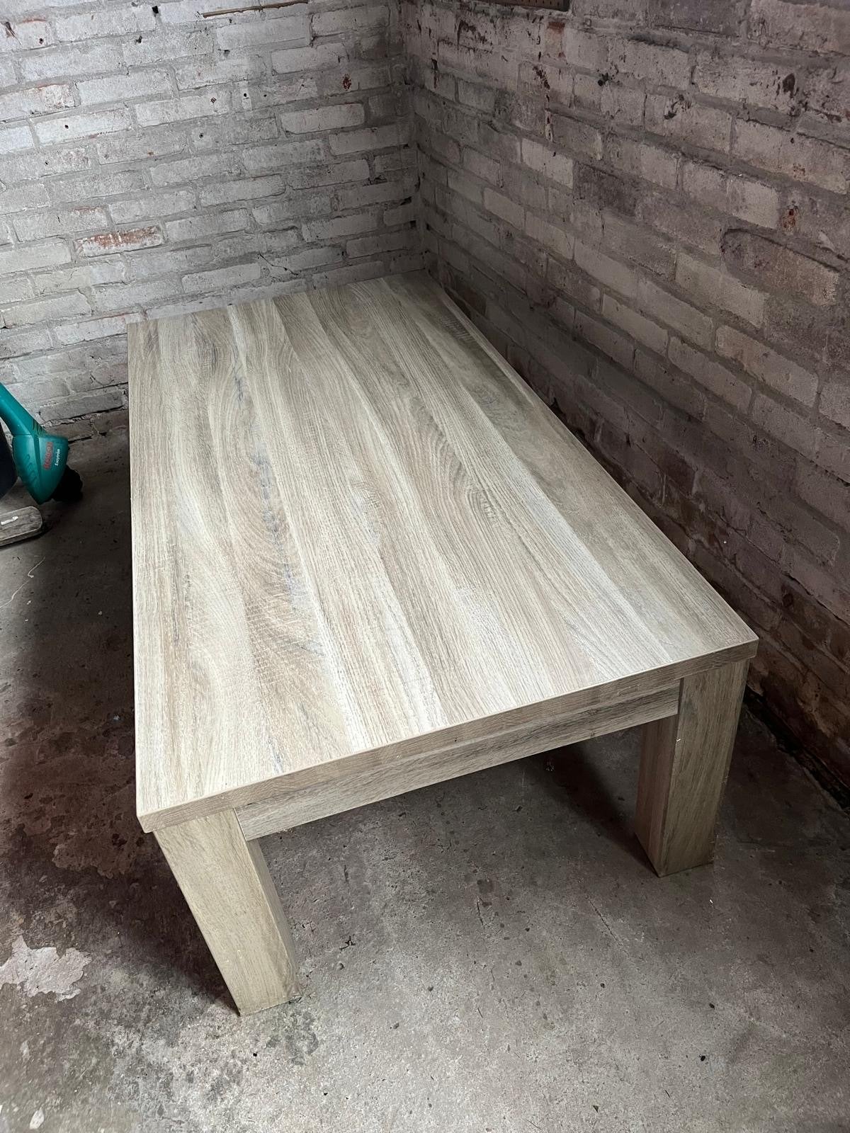 Salontafel met beschadigde poot, Ophalen, Gebruikt, 100 tot 150 cm, Tot twee personen