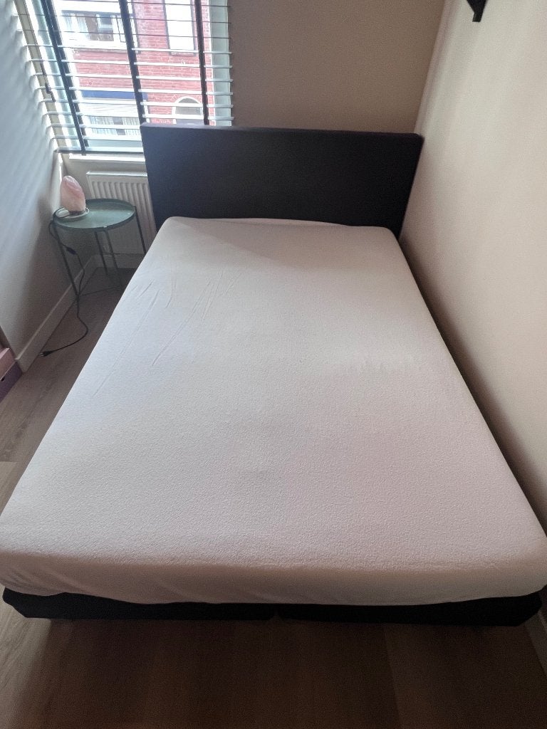 Twijfelaar boxspring met hoofdbord - Zwart, Ophalen, Gebruikt, Zwart, 140 cm