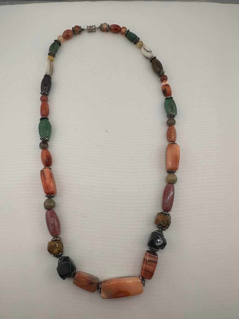 Collier met half edelstenen agaat, 68 cm lang, Sieraden, Tassen en Uiterlijk, Kettingen, Ophalen of Verzenden, Zo goed als nieuw