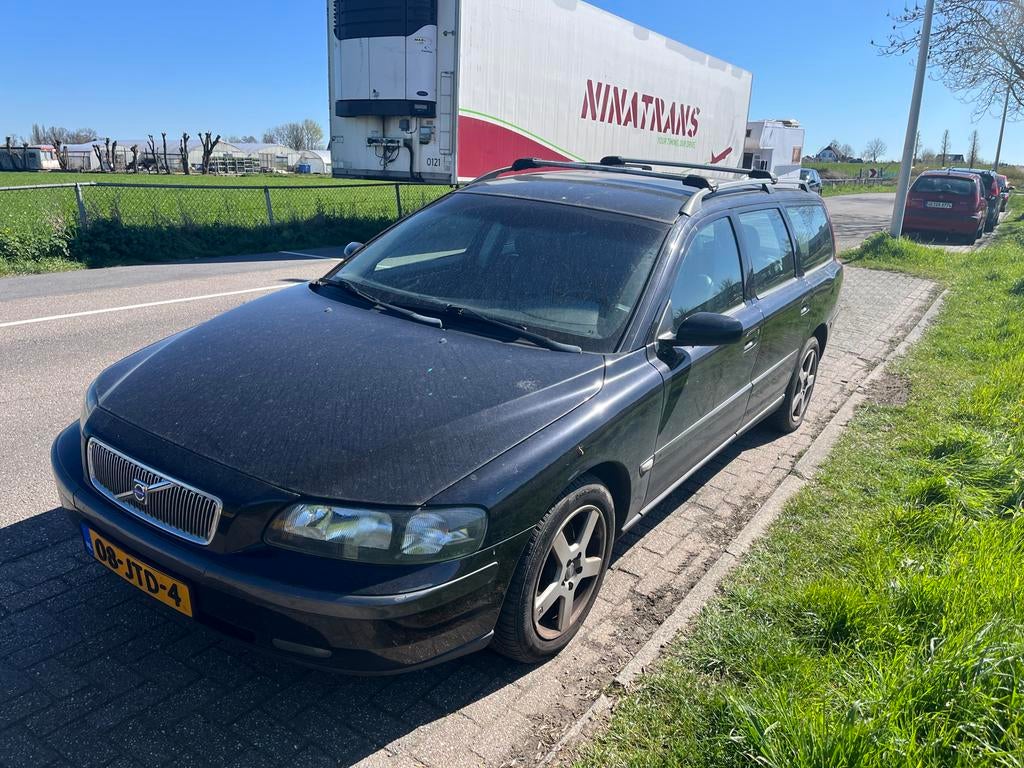 Volvo V70 2.5 T 2004 Zwart, Auto's, Voorwielaandrijving, 1556 kg, 1800 kg, Zwart