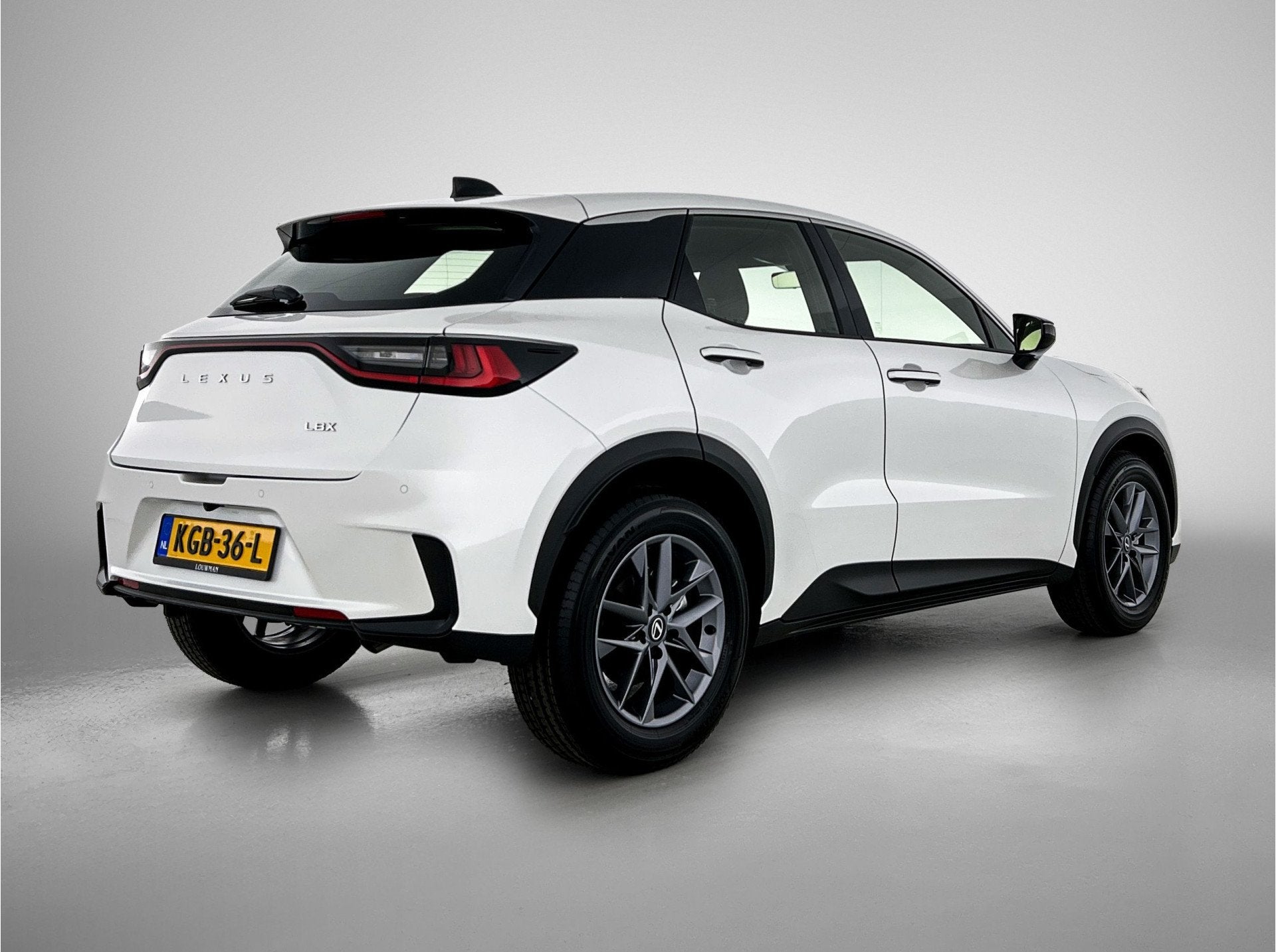 Lexus LBX Business Line 2WD | BTW voertuig | Stoel+stuurverw, Auto's, 12 maanden, Gebruikt, Wit, 1490 cc