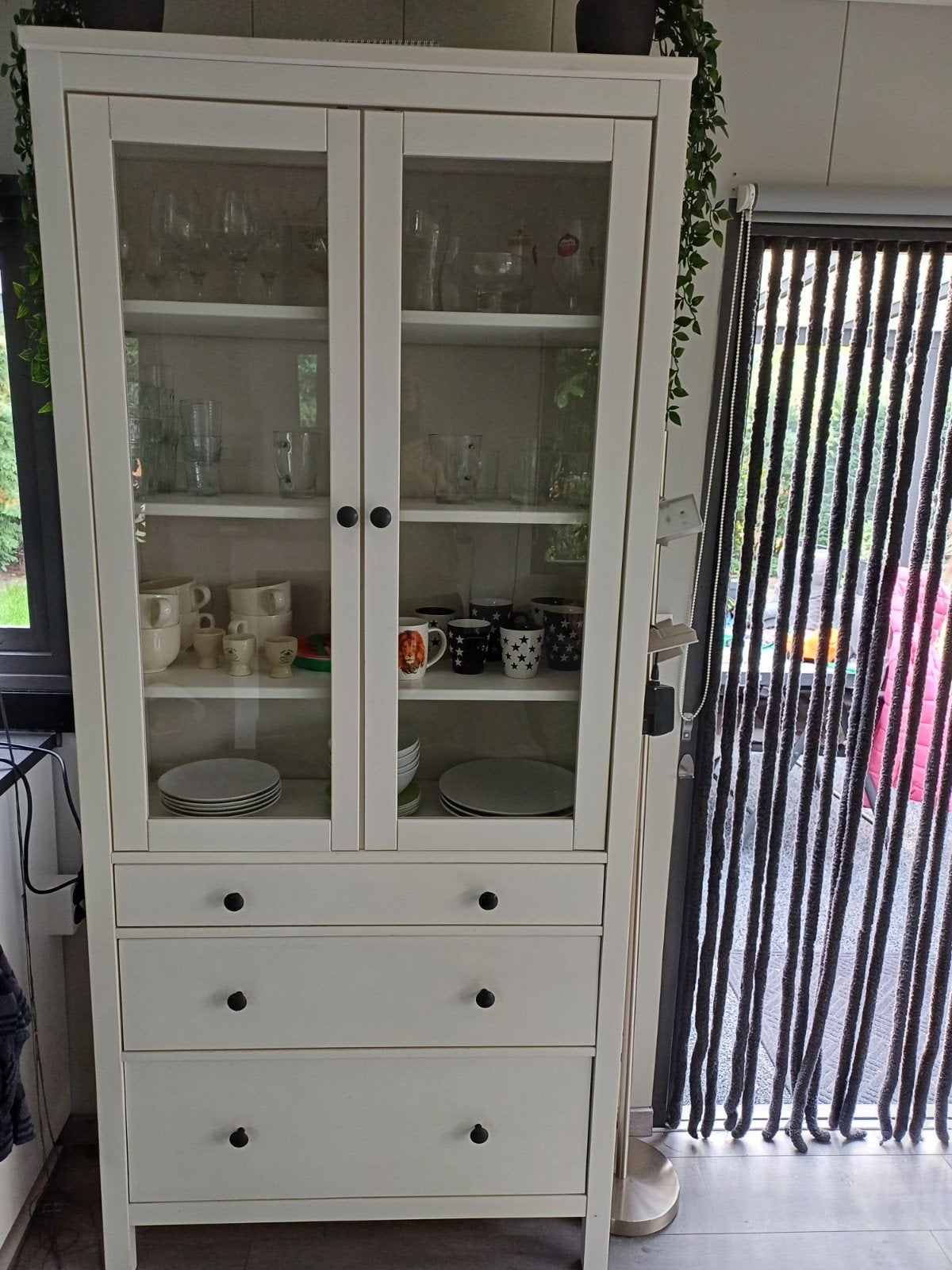 Ikea HEMNES Vitrinekast met 3 lades, wit gebeitst, Ophalen, Met lade(s), Overige houtsoorten, 50 tot 100 cm