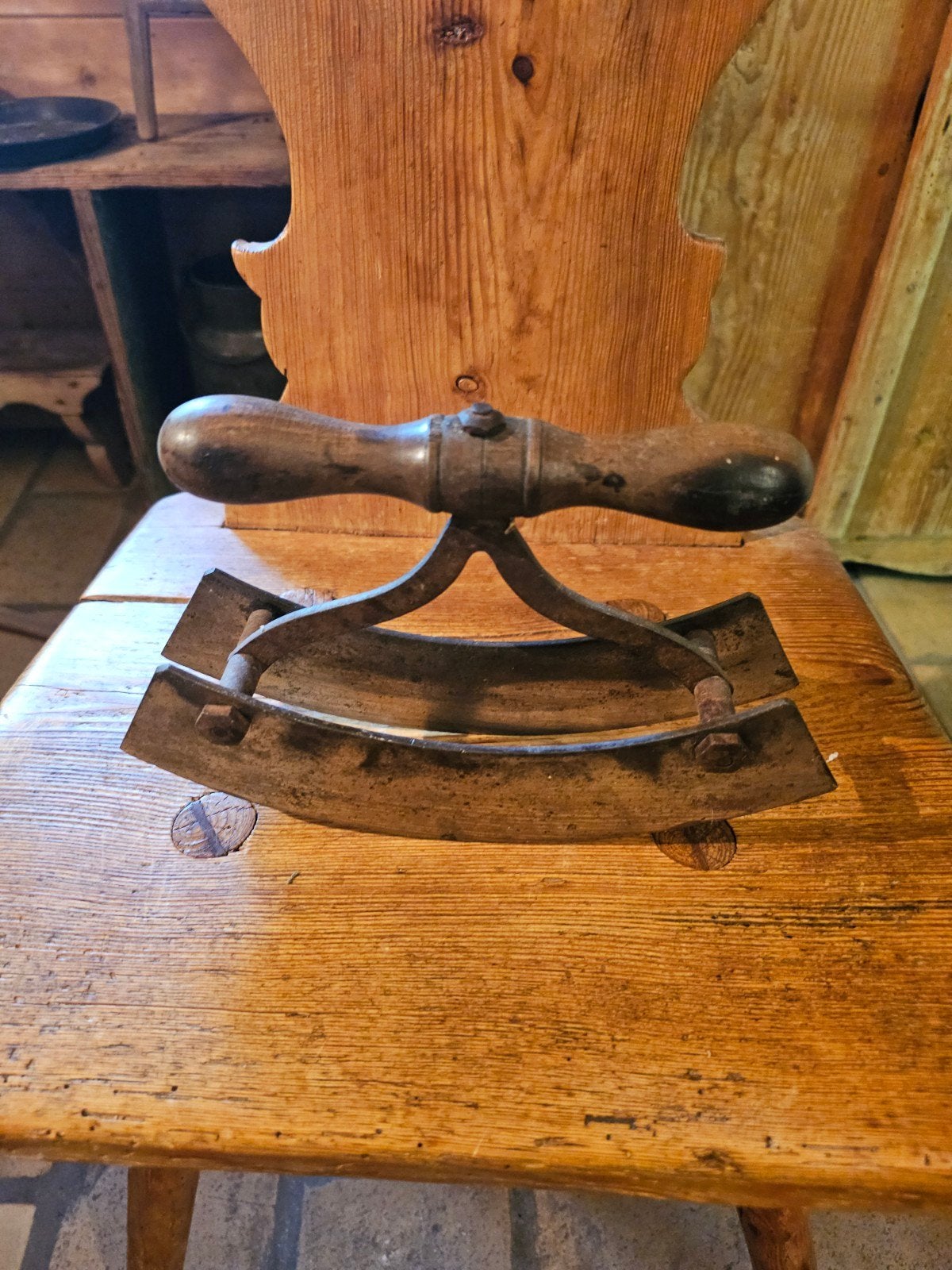 Antieke Hakmolen / Wiegemes - Rustiek Keukengereedschap, Ophalen of Verzenden