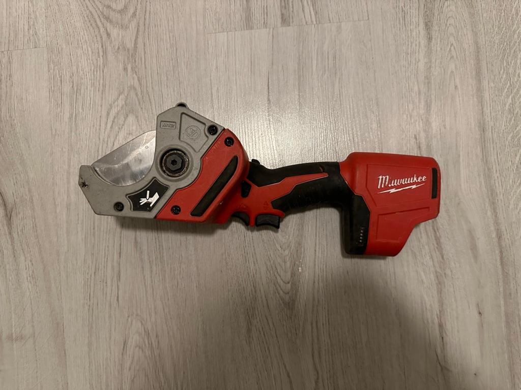 Milwaukee M12 PEX pijpsnijder BODY, Doe-het-zelf en Verbouw, Gereedschap | Handgereedschap, Ophalen of Verzenden, Gebruikt