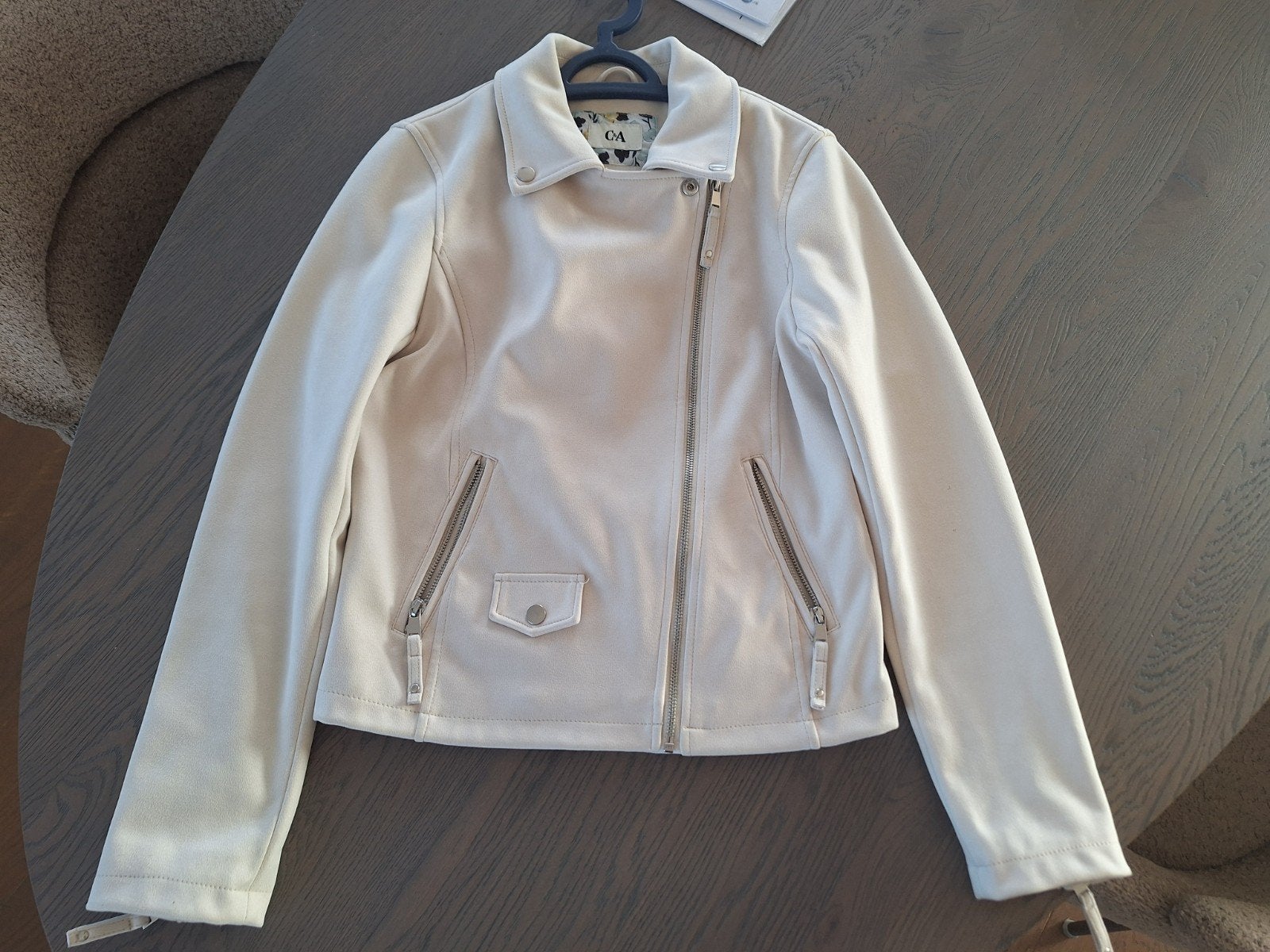 Z.g.a.n roomwit, kort jasje, suedelook, Kleding | Dames, Maat 38/40 (M), Wit, Ophalen of Verzenden, Zo goed als nieuw