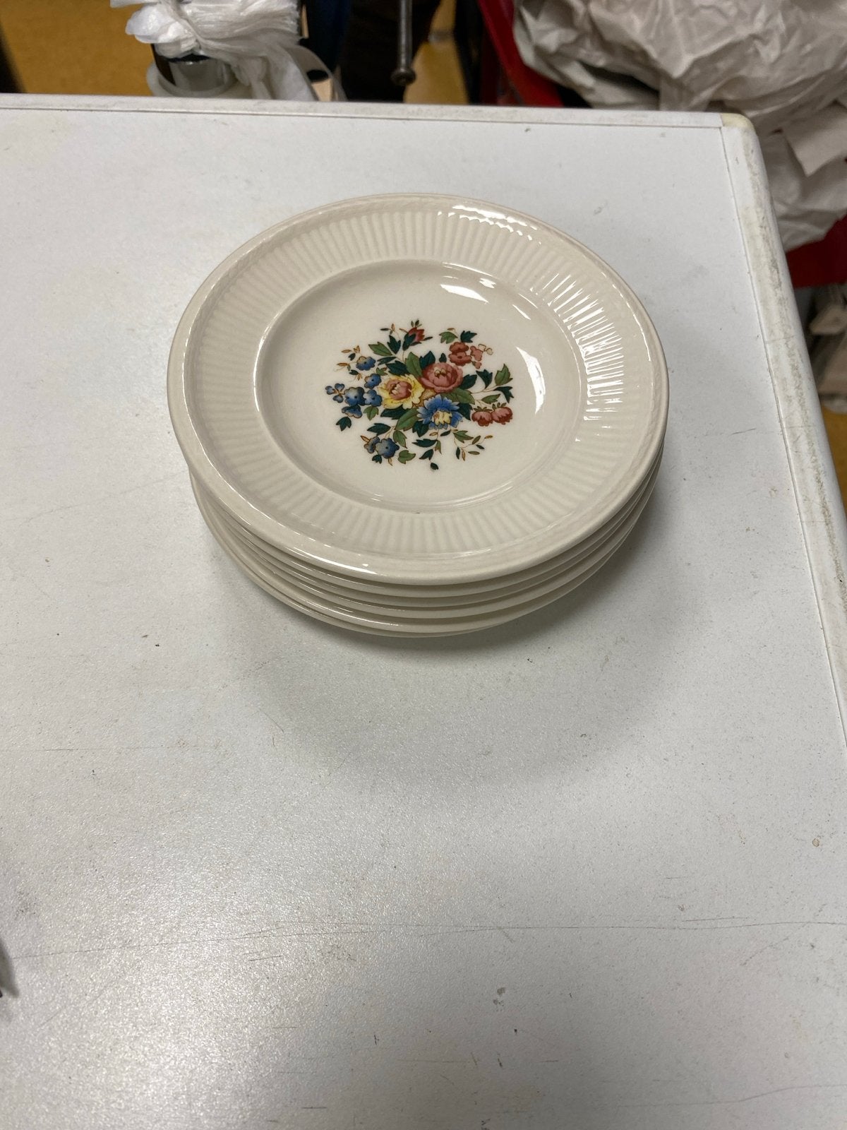Set van 6 Wedgwood "Conway" schoteltjes met bloemmotief, Ophalen of Verzenden