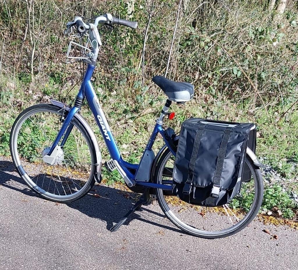 Giant double twist damesfiets met Lage Instap en Fietstassen, Fietsen en Brommers, Fietsen | Dames | Damesfietsen, Gebruikt, Giant